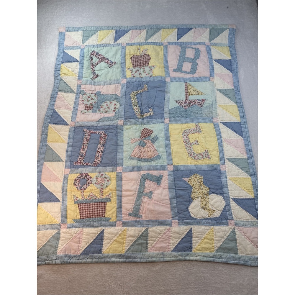 Vintage Baby Crib Quilt Appliqued A B‎ C Animals Machine Stitched 42" x 35"